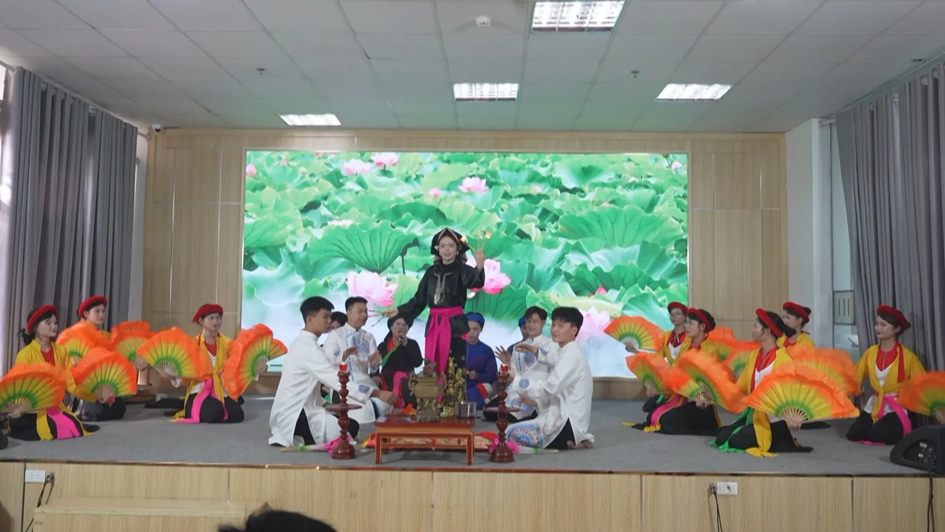 'Một vòng Việt Nam' – Hành trình tuổi trẻ kể chuyện non sông